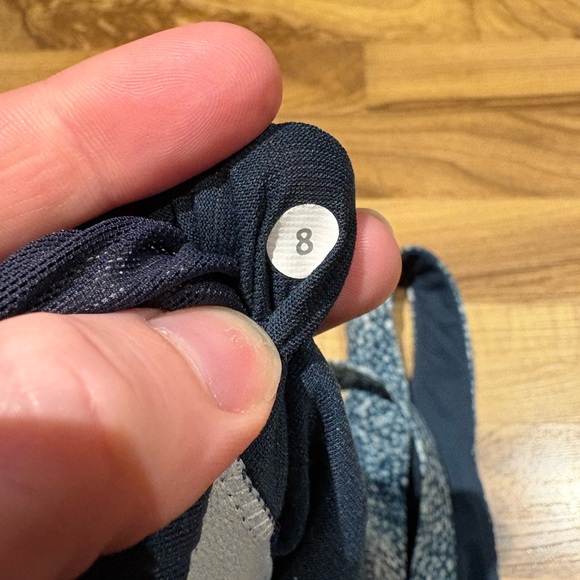 Lululemon Sports Bra Size 8 - Picture 4 of 4